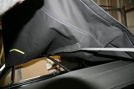 Installing listing pocket retainer into convertible top