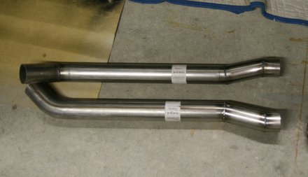 Intermediate pipes modified with jogs for GTO exhaust