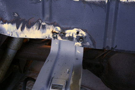 forward trunk brace welded to original trunk pan